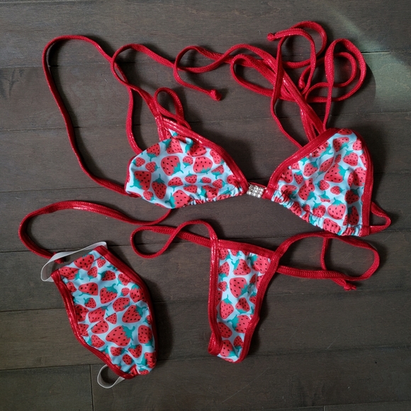 Strawberry Dancer Outfit Set - Picture 2 of 4